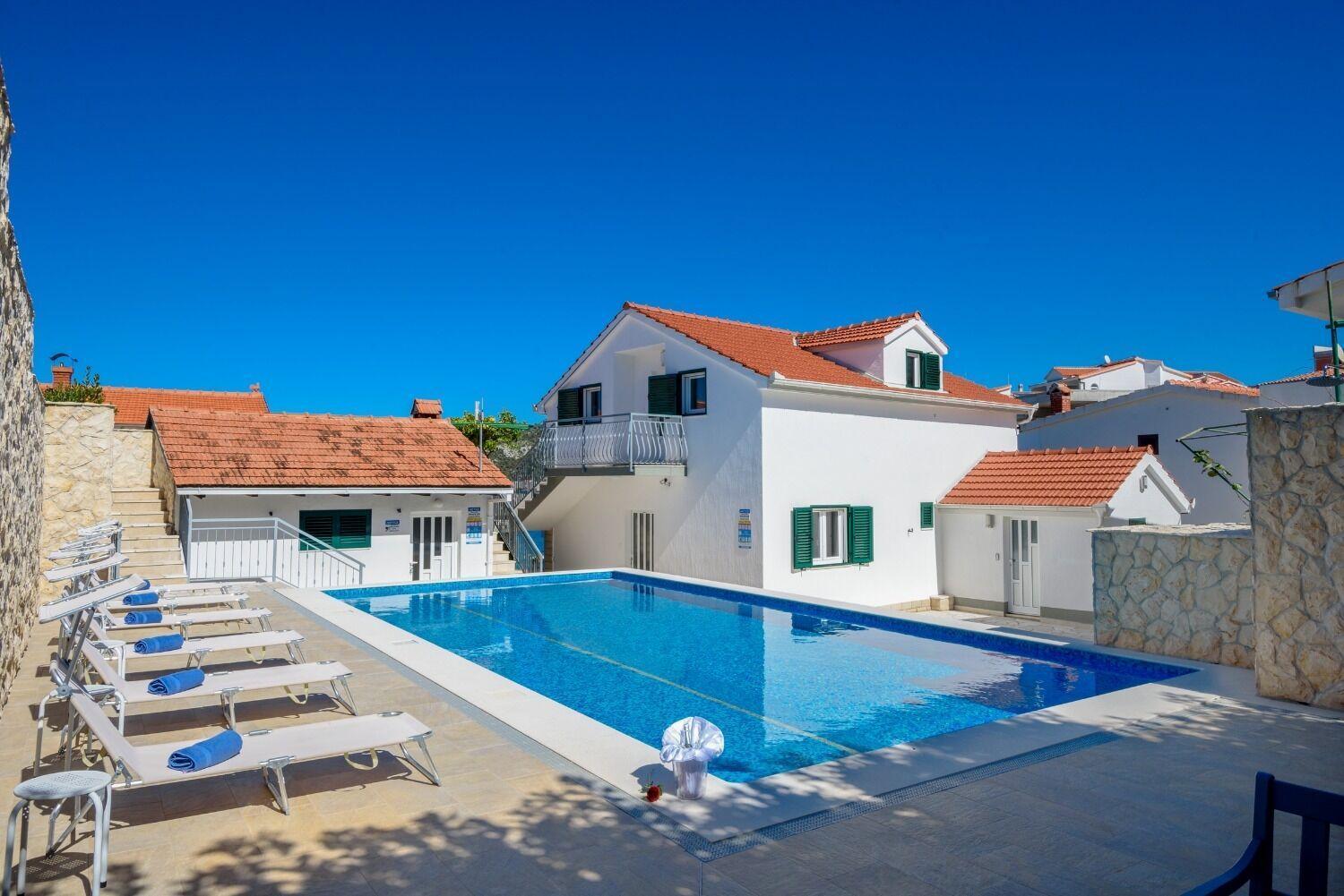 Apartments Bisernica-With Pool Ražanj Dış mekan fotoğraf