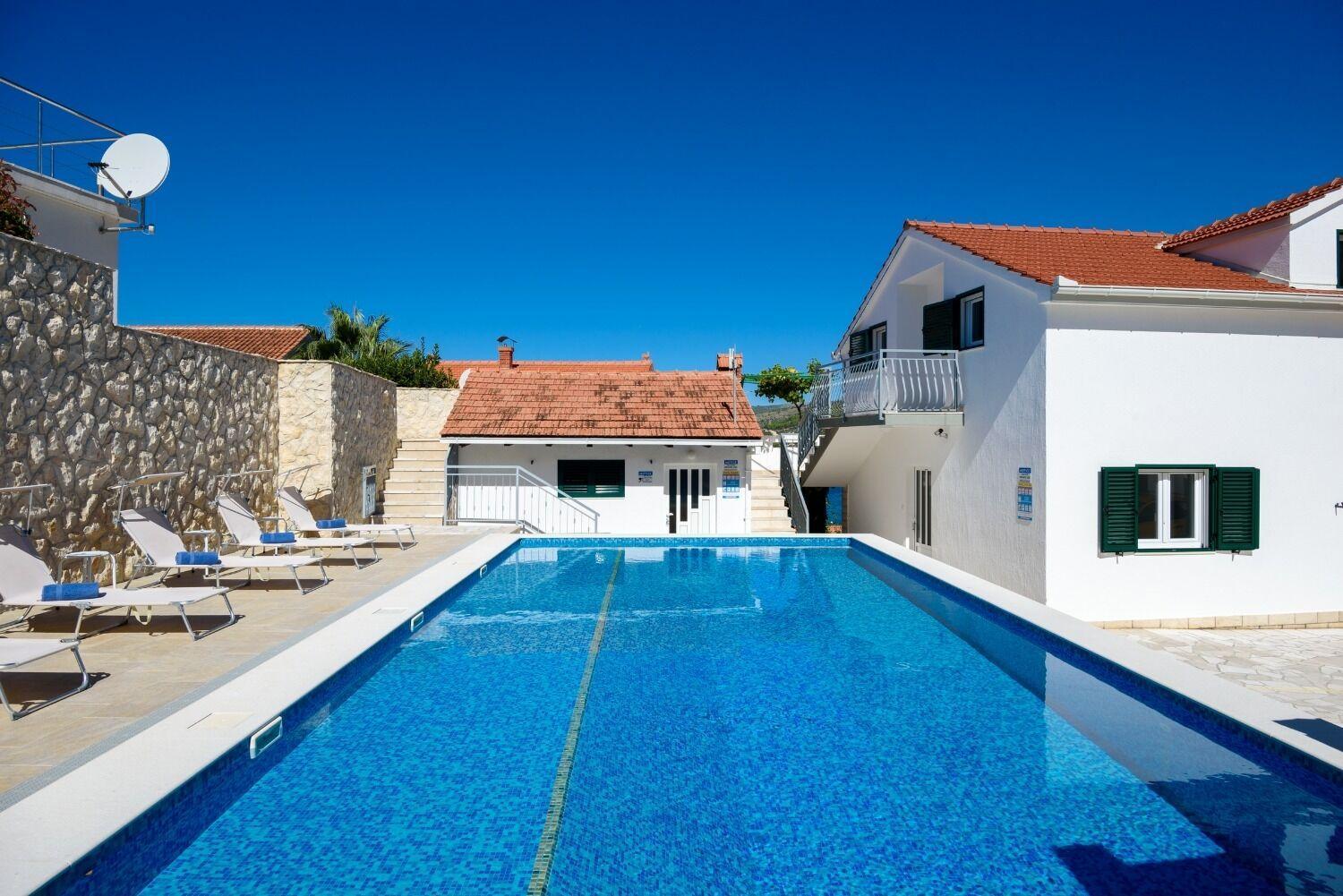Apartments Bisernica-With Pool Ražanj Dış mekan fotoğraf